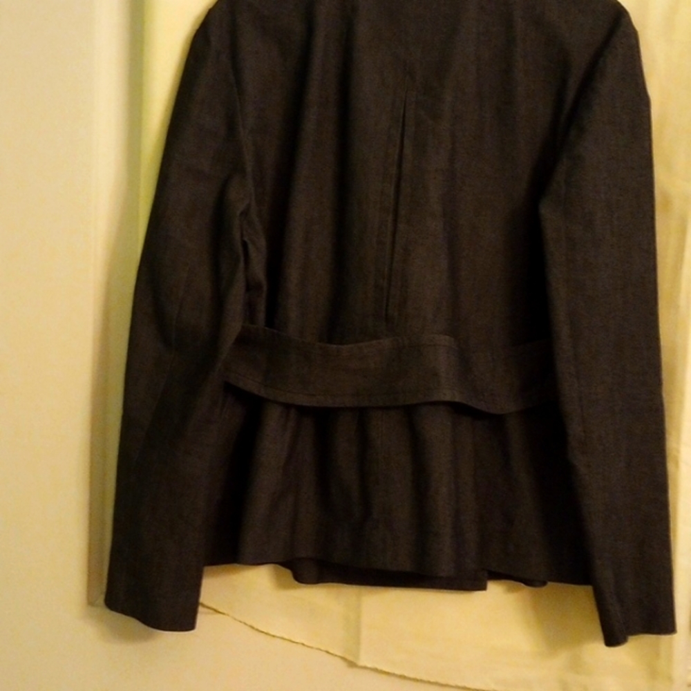 Dark gray 77percent cotton jacket, size xl, full back, like new, very cute.